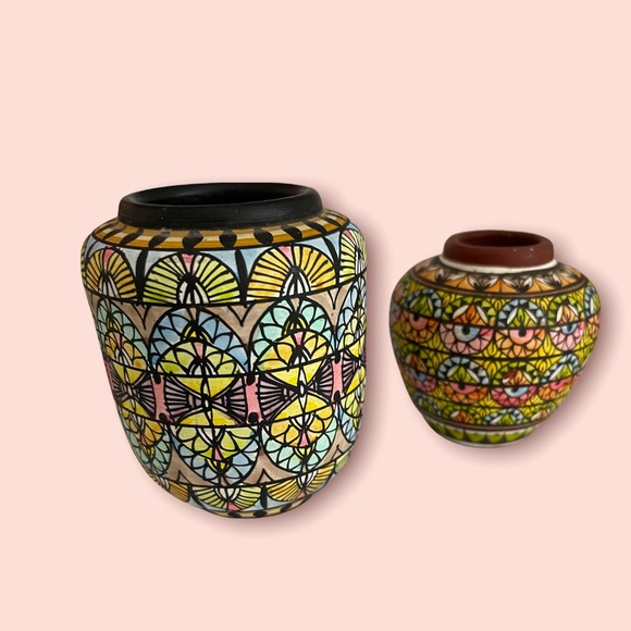 Native American hand painted black rim clay vase - Picture 8 of 8